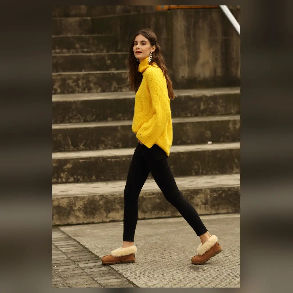 ugg-auzland-classic-ace-slippers-chestnut-lifestyle.webp